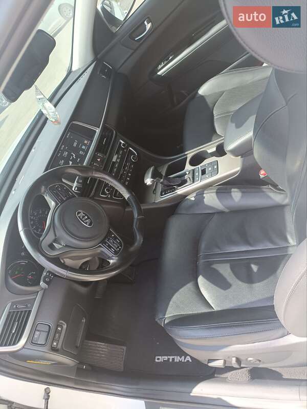 Седан Kia Optima 2017 в Ровно