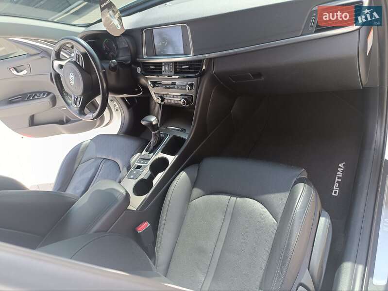 Седан Kia Optima 2017 в Ровно