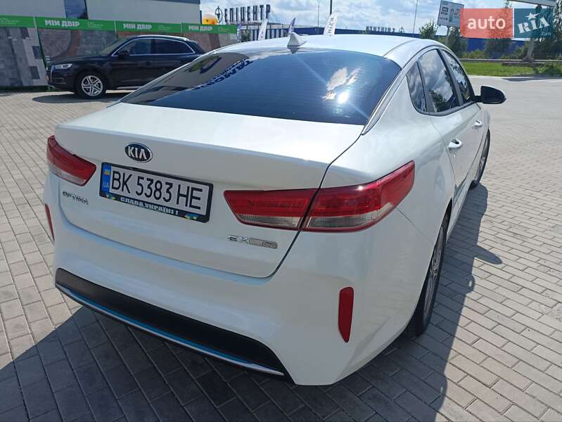 Седан Kia Optima 2017 в Ровно