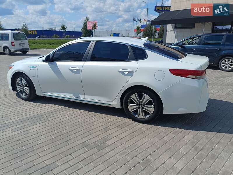 Седан Kia Optima 2017 в Ровно