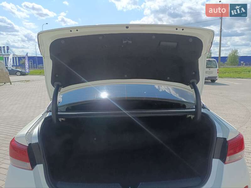 Седан Kia Optima 2017 в Ровно