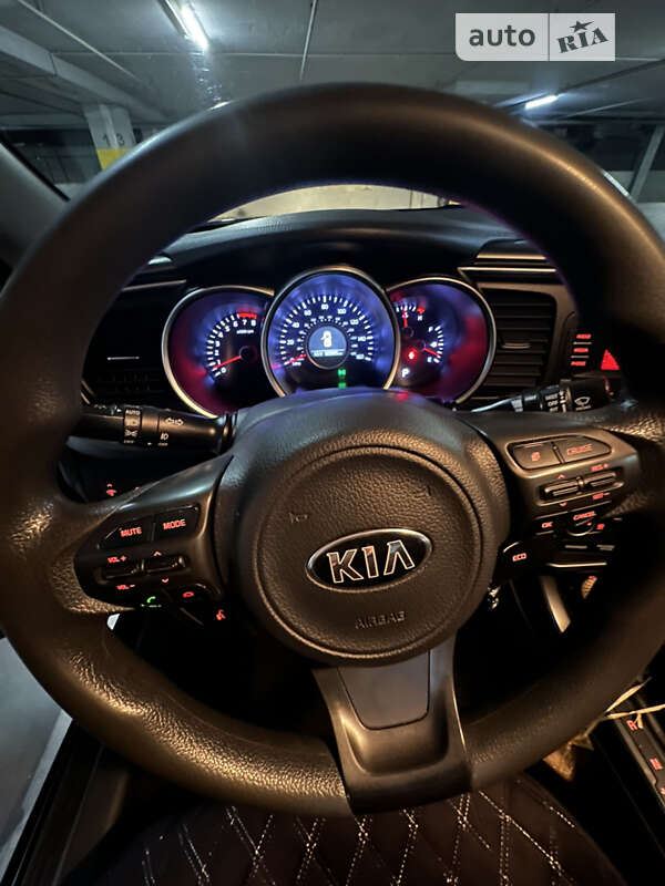 Седан Kia Optima 2015 в Львові