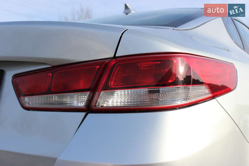 Седан Kia Optima 2017 в Дунаївцях