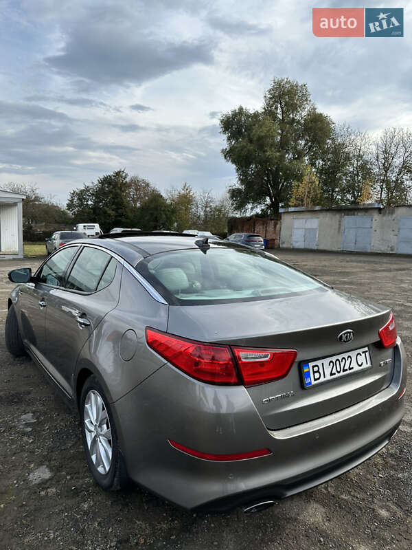 Седан Kia Optima 2014 в Рахове