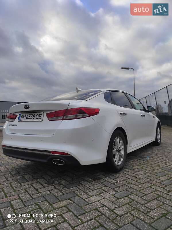 Седан Kia Optima 2016 в Львові