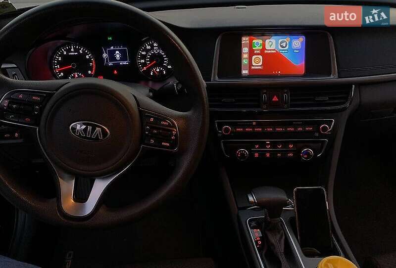 Седан Kia Optima 2018 в Киеве