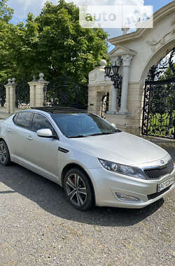 Седан Kia Optima 2012 в Виноградові