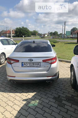 Седан Kia Optima 2012 в Виноградове