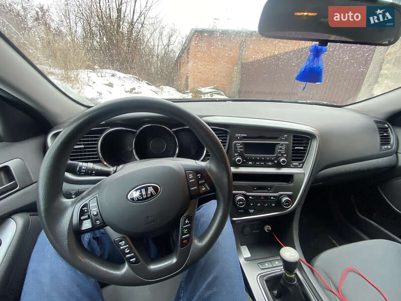 Седан Kia Optima 2013 в Виннице