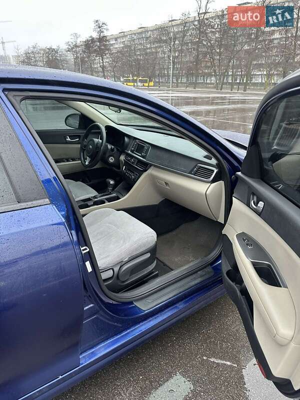 Седан Kia Optima 2015 в Киеве