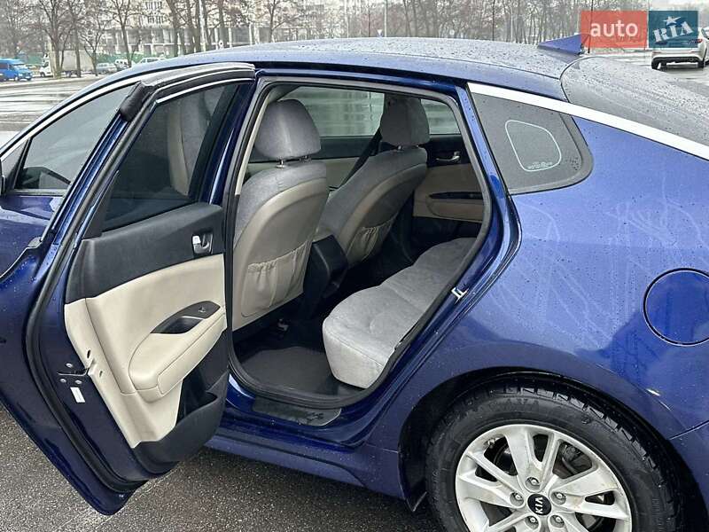 Седан Kia Optima 2015 в Киеве