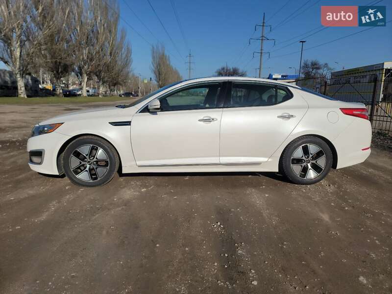 Седан Kia Optima 2012 в Днепре