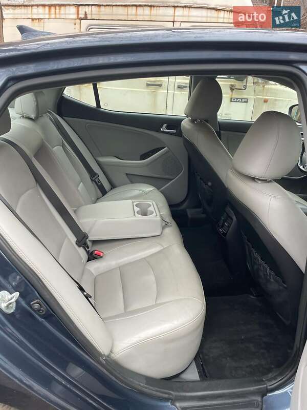Седан Kia Optima 2014 в Кривому Розі