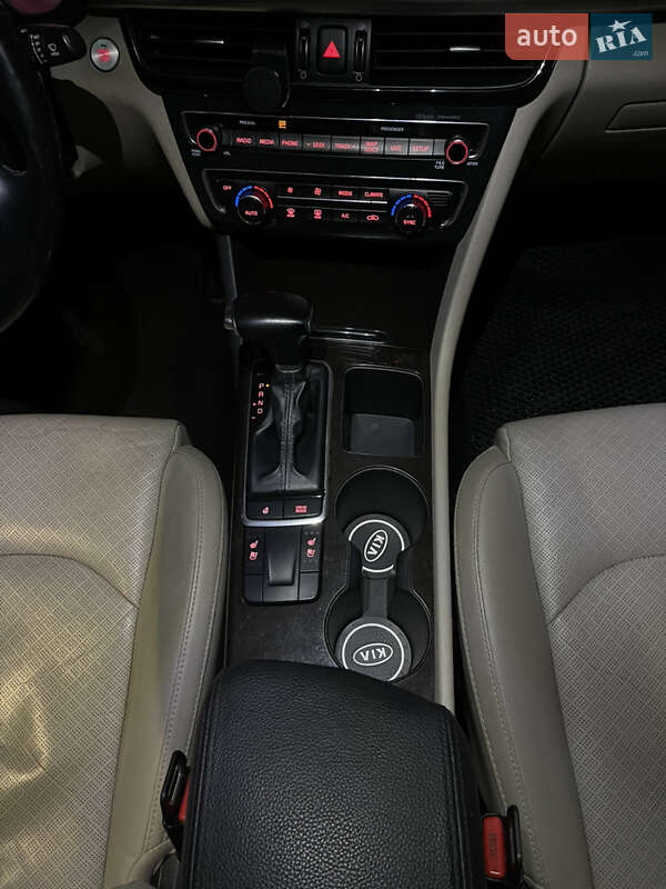 Седан Kia Optima 2016 в Киеве