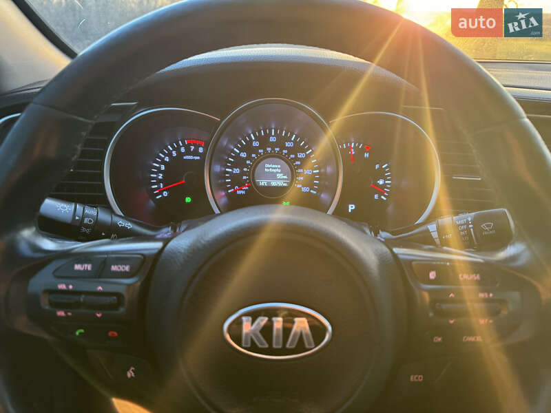 Седан Kia Optima 2014 в Новоархангельске