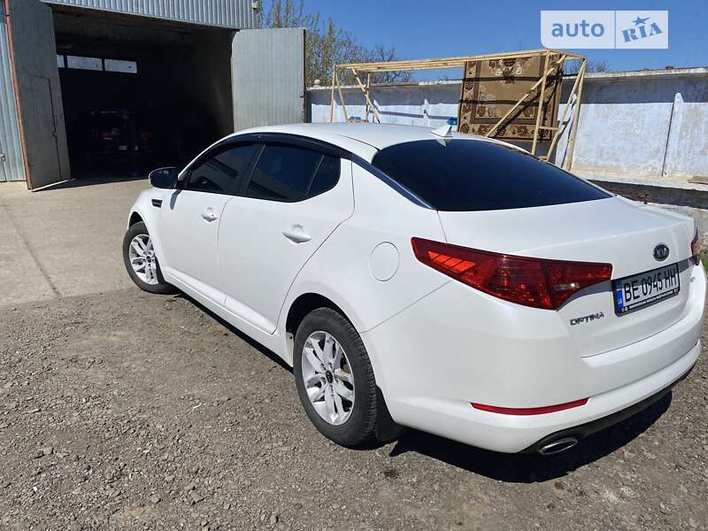 Седан Kia Optima 2010 в Мерефа
