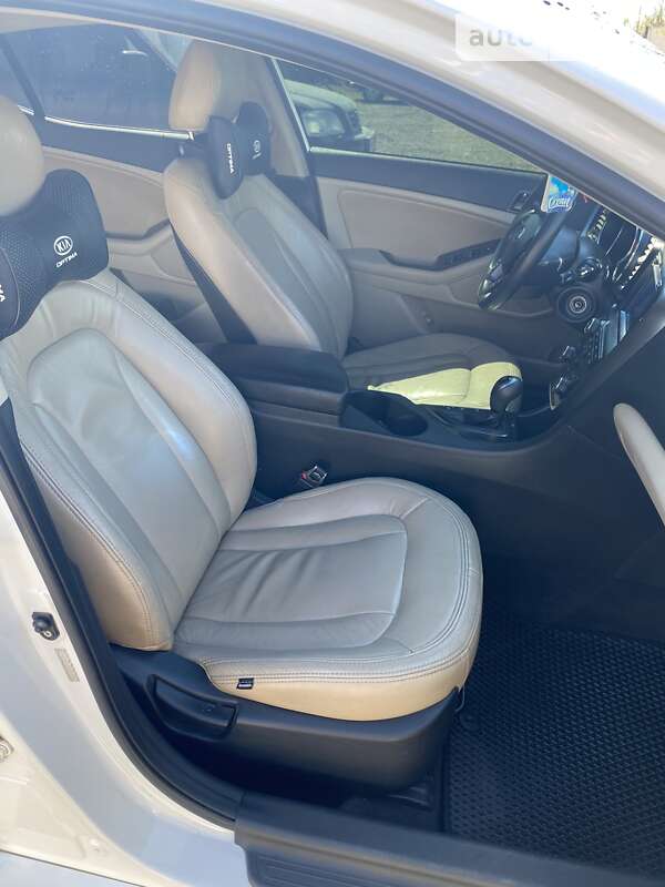 Седан Kia Optima 2010 в Мерефа