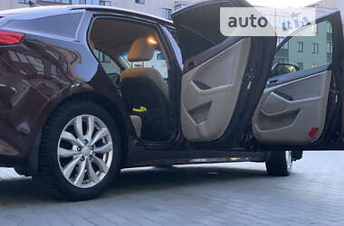 Седан Kia Optima 2015 в 