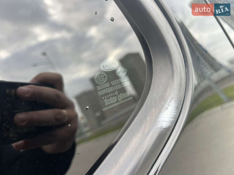 Седан Kia Optima 2014 в Киеве