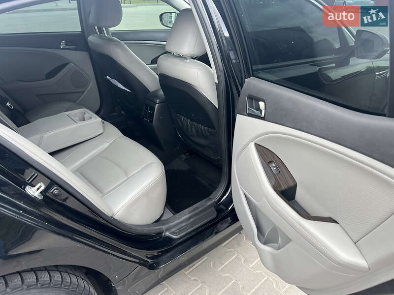 Седан Kia Optima 2014 в Киеве
