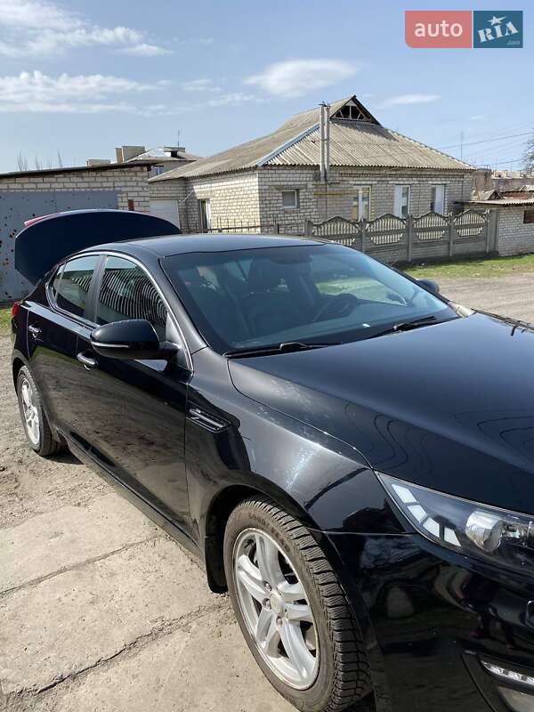 Седан Kia Optima 2011 в Славянске