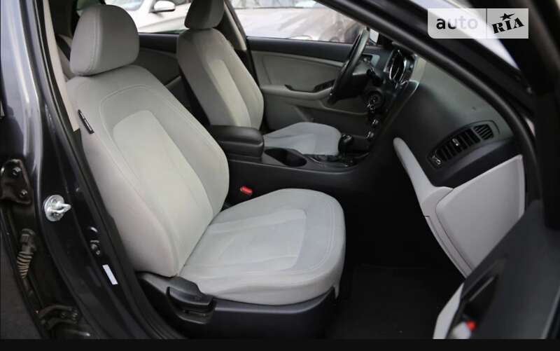 Седан Kia Optima 2011 в Украинке