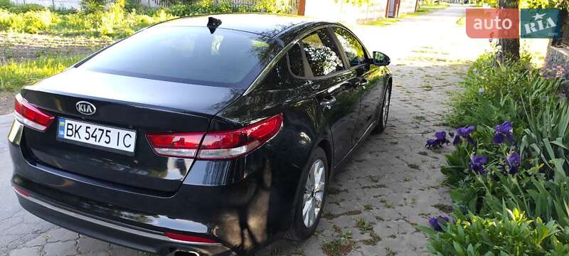 Седан Kia Optima 2016 в Ровно