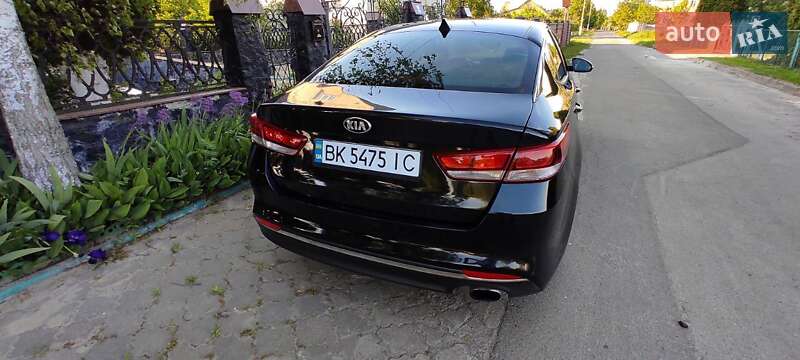 Седан Kia Optima 2016 в Ровно