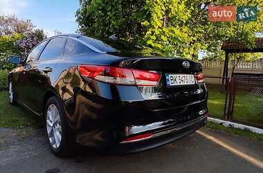 Седан Kia Optima 2016 в Ровно