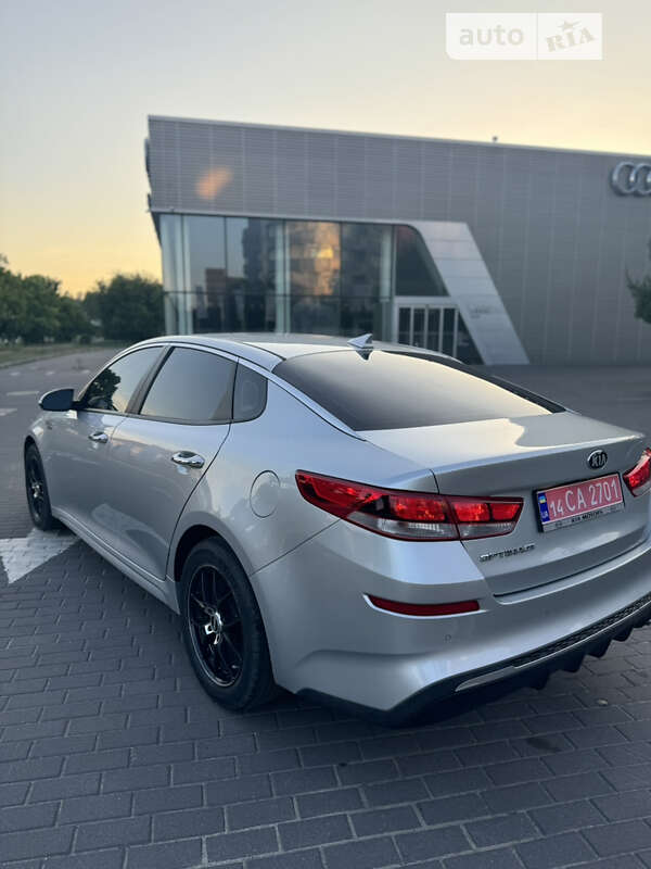 Седан Kia Optima 2019 в Киеве