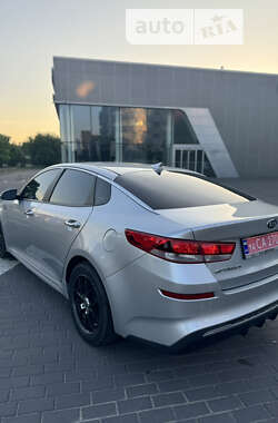 Седан Kia Optima 2019 в 