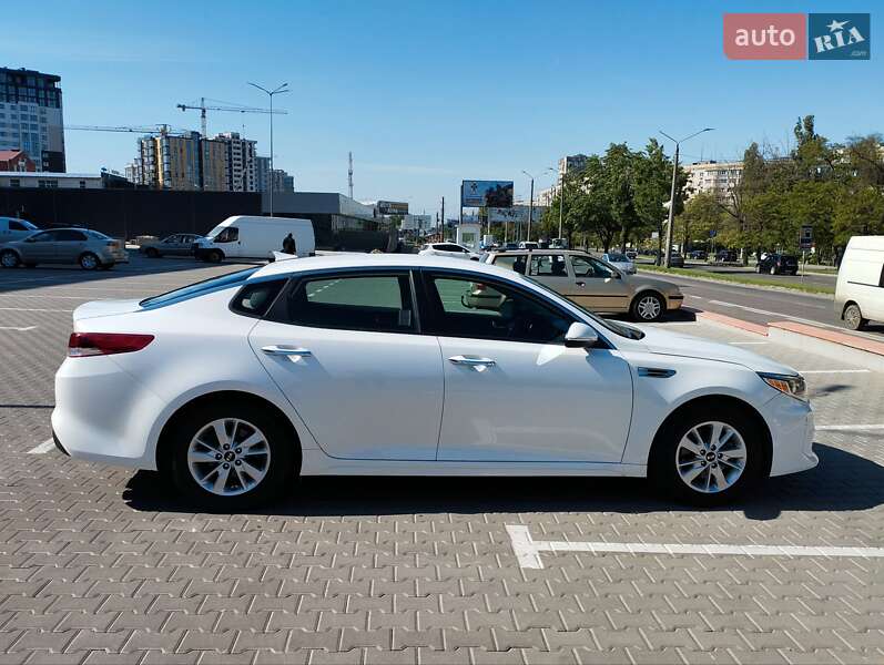 Седан Kia Optima 2016 в Одессе