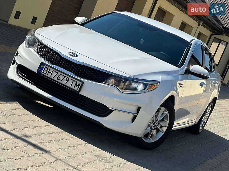 Седан Kia Optima 2016 в Измаиле