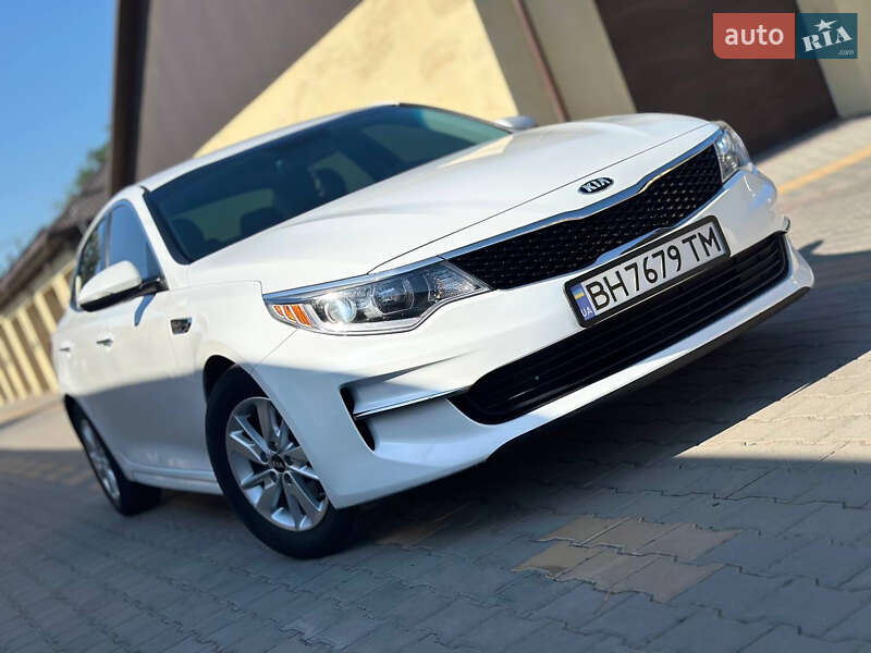 Седан Kia Optima 2016 в Измаиле