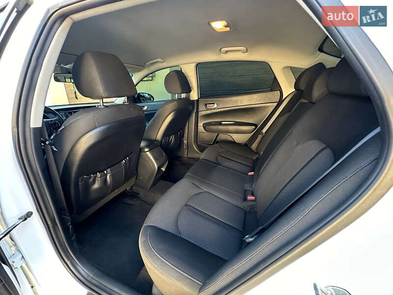 Седан Kia Optima 2016 в Измаиле