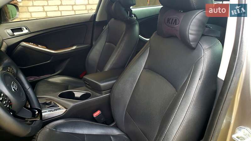 Седан Kia Optima 2015 в Здолбуніві