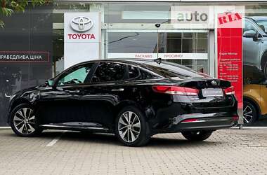 Седан Kia Optima 2016 в Ужгороді