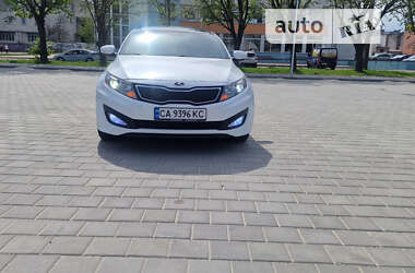 Седан Kia Optima 2011 в Черкасах