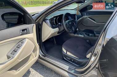 Седан Kia Optima 2012 в Умани