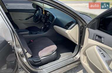Седан Kia Optima 2012 в Умани
