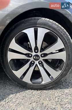 Седан Kia Optima 2012 в Умани