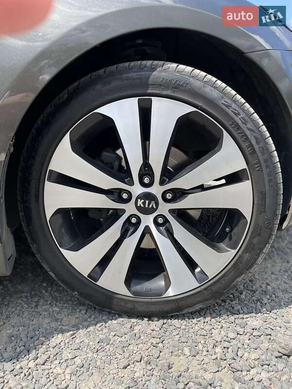 Седан Kia Optima 2012 в Умани