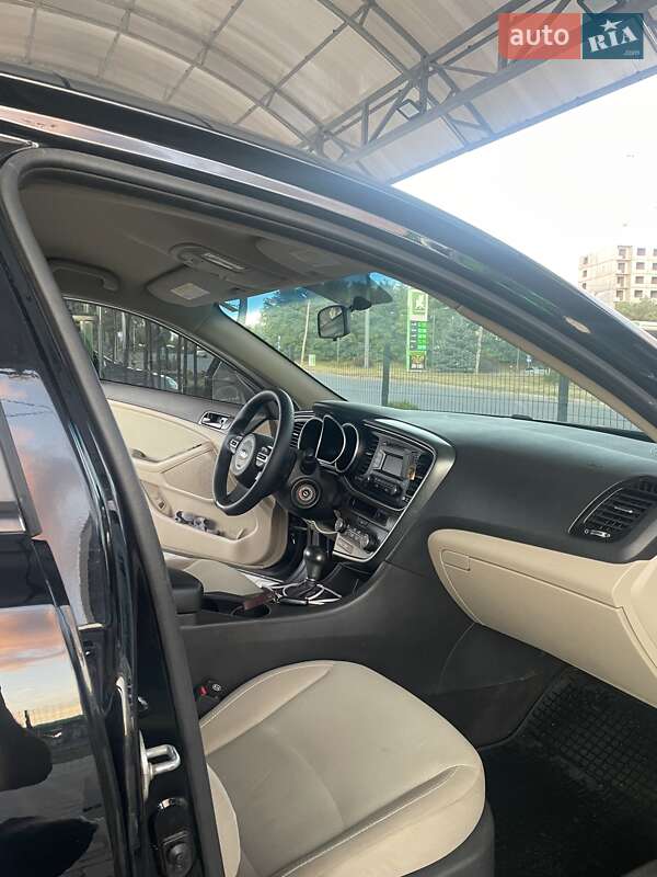 Седан Kia Optima 2014 в Полтаве