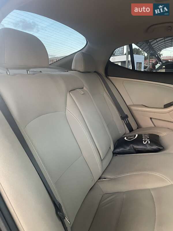 Седан Kia Optima 2014 в Полтаве