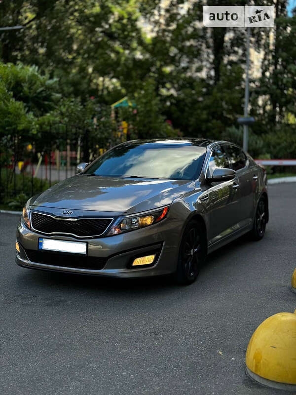 Седан Kia Optima 2015 в Киеве