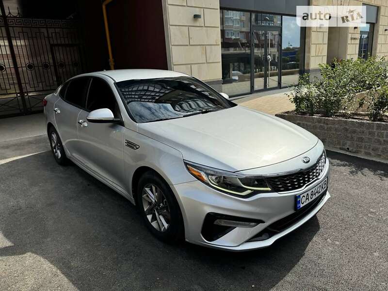 Седан Kia Optima 2019 в Умані