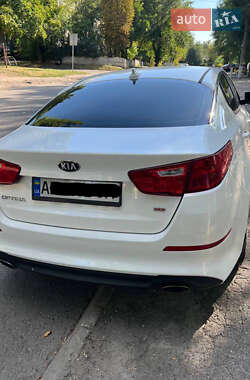 Седан Kia Optima 2015 в 
