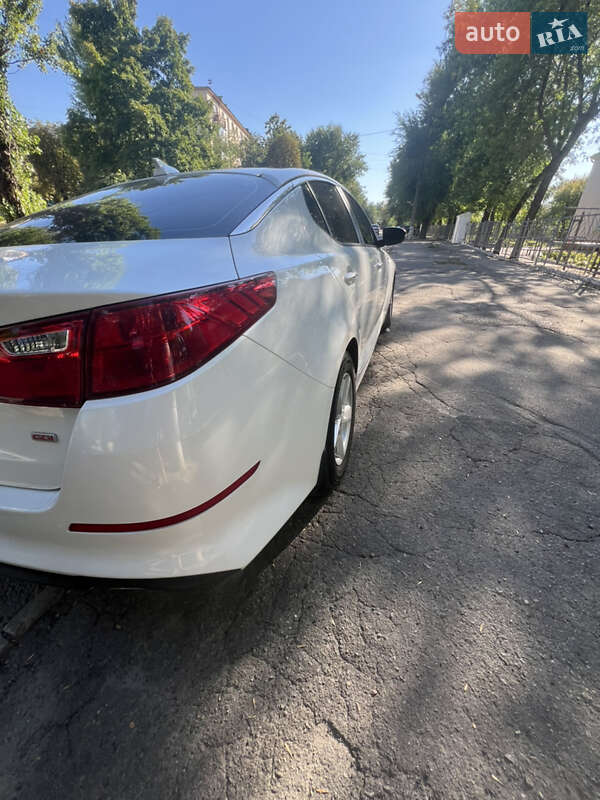 Седан Kia Optima 2015 в Днепре