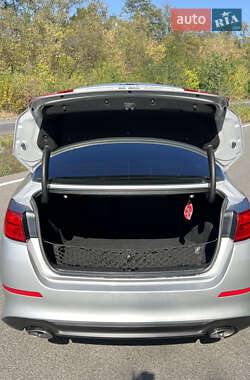 Седан Kia Optima 2014 в 