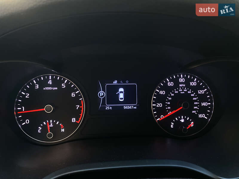 Седан Kia Optima 2017 в Запоріжжі